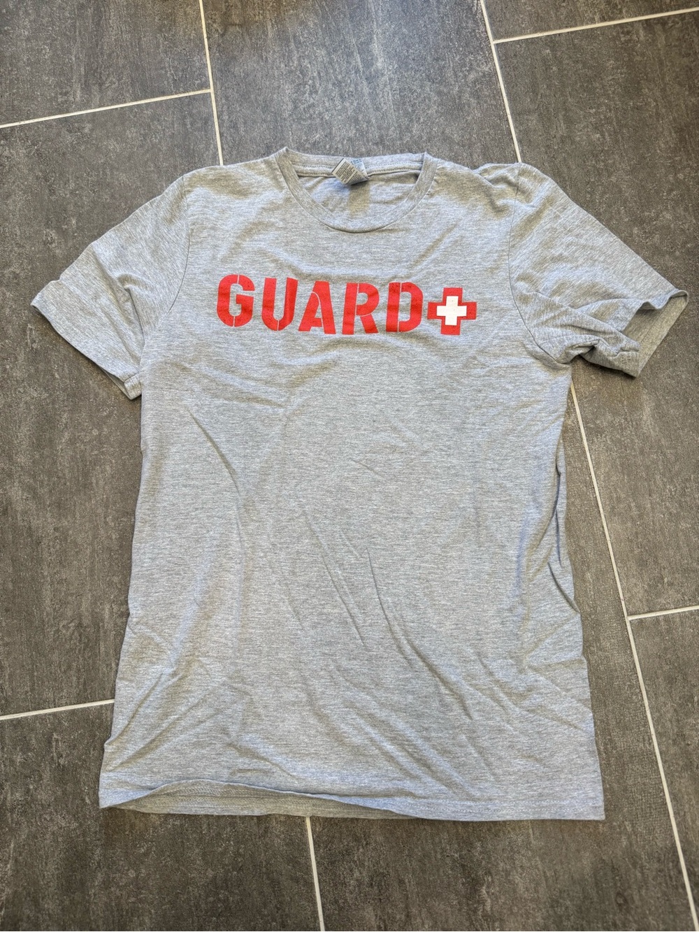 Gildan Heather Gray Crewneck T‑Shirt with Subtle Tag Detail